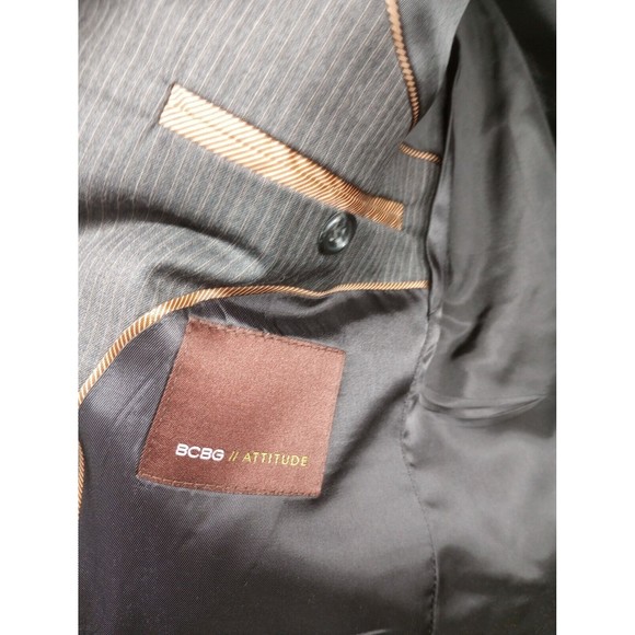 BCBG Attitude Men's Suit Coat Size 40 R 100% Wool Dark‎ Gray Pin-Stripes EUC - Picture 2 of 16
